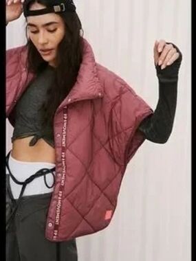 FP Chill Out Packable Puffer Vest / Scarf